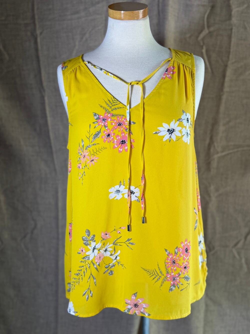 Maurices Womens Medium Yellow Floral Sleeveless Tie Neck Blouse Boho Cottagecore